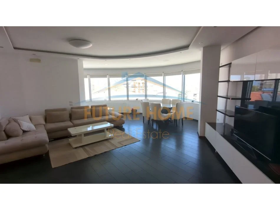 Tirane, jepet me qera 3+1+2+Post Parkimi, 180 m² 1.500 €