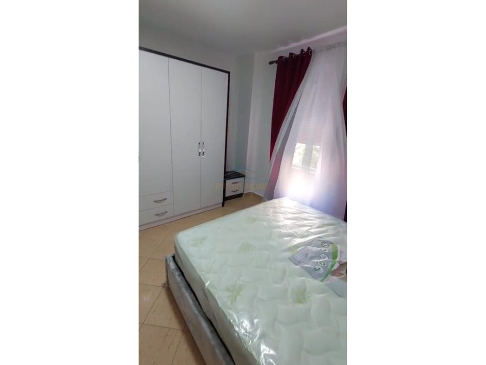 Tirane, shitet apartament 2+1 Kati 2, 92 m² 234.000 € (Komuna e Parisit)