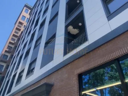 Tirane, shitet apartament 1+1 Kati 10, 53 m² 110.000 € (RRUGA E KAVAJES,AMERIKAN 3,PALLATI ME SHIGJETA)