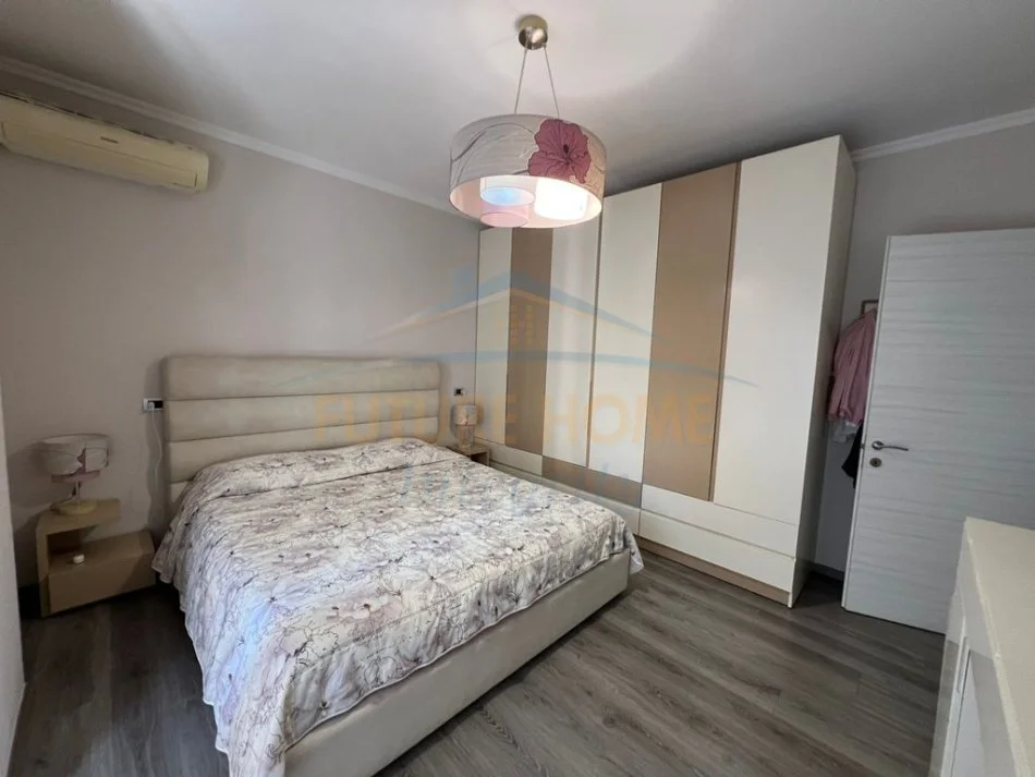 Tirane, jepet me qera apartament 2+1 Kati 3, 100 m² 450 € 