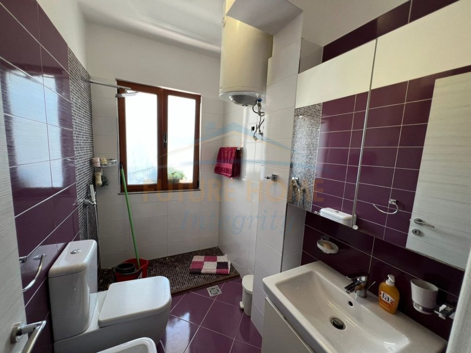 Tirane, jepet me qera apartament 2+1+Ballkon Kati 3, 100 m² 450 € 