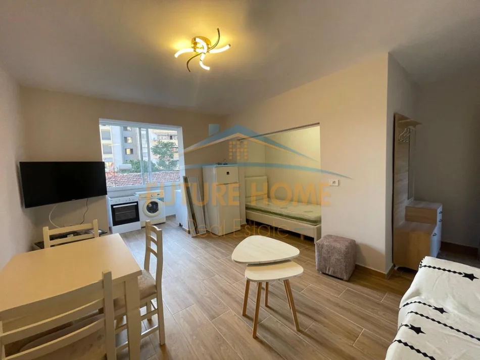 Tirane, jepet me qera apartament 1+1 Kati 2, 29 m² 330 € (Rruga e Bogdaneve)