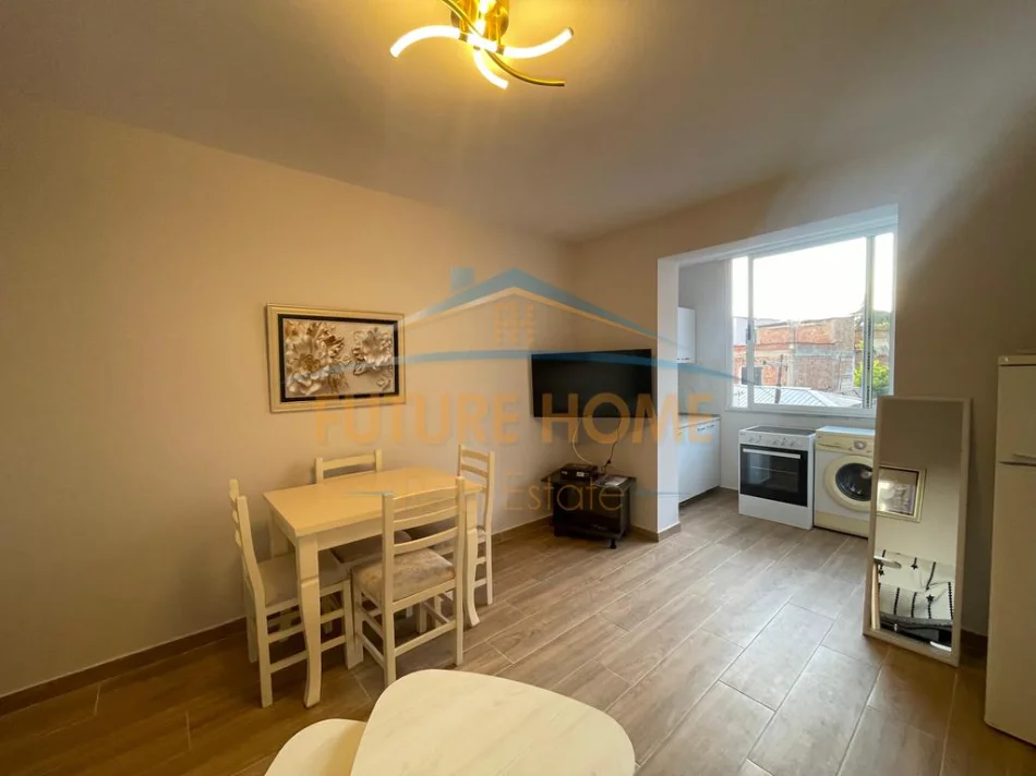 Tirane, jepet me qera apartament 1+1 Kati 2, 29 m² 330 € (Rruga e Bogdaneve)
