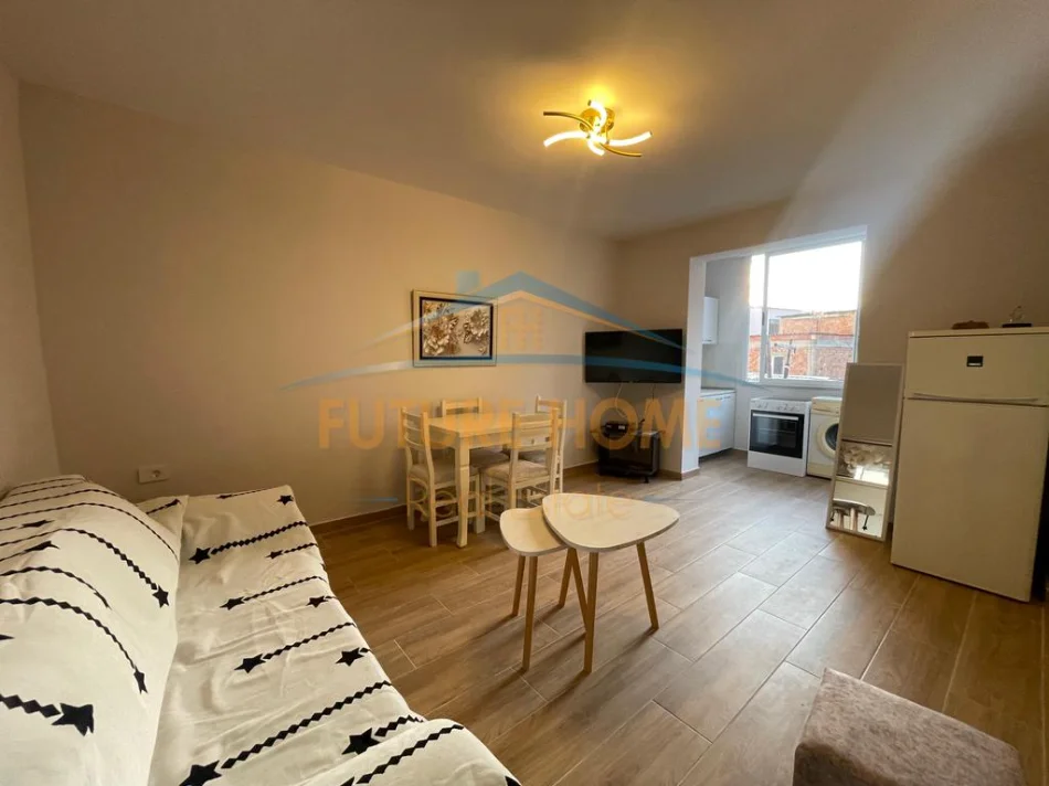Tirane, jepet me qera apartament 1+1 Kati 2, 29 m² 330 € (Rruga e Bogdaneve)
