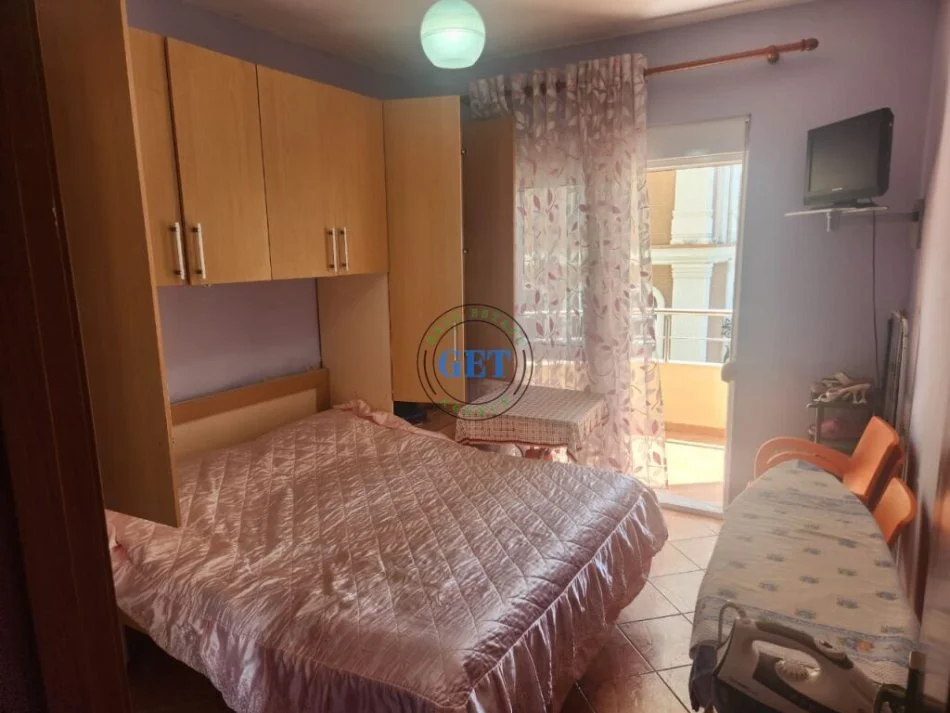 Durres, jepet me qera apartament 1+1+Ballkon Kati 1, 67 m² 300 € (Shkembi i Kavajes, Durres.)