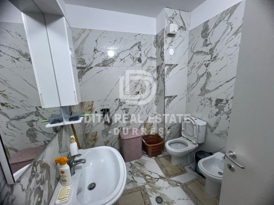 Durres, shitet apartament 2+1+Ballkon Kati 3, 175.000 € (PAVARESIA)