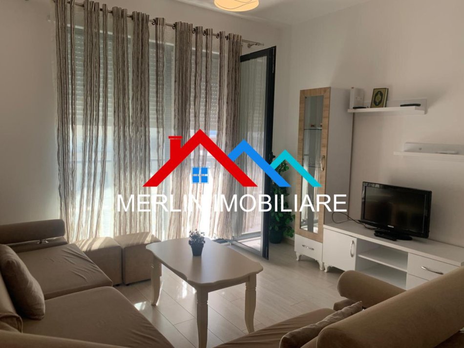 Tirane, jepet me qera apartament 3+1 Kati 5, 105 m² 600 € (RRUGA ALEKSANDER MOISIU,KINOSTUDIO)