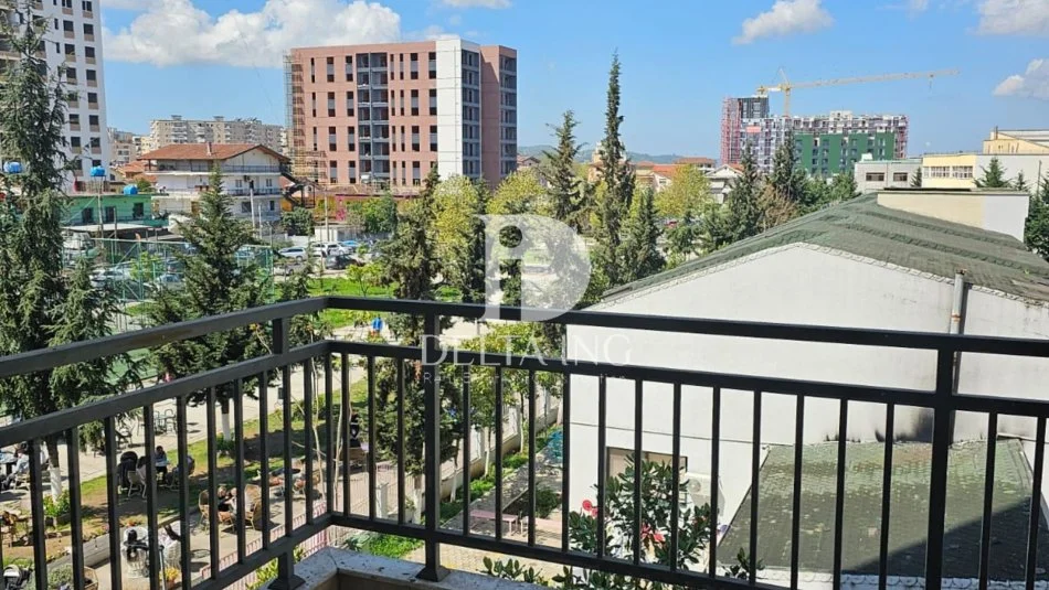 Tirane, jepet me qera apartament 2+1 Kati 2, 75 m² 600 € (Fusha Aviacionit)