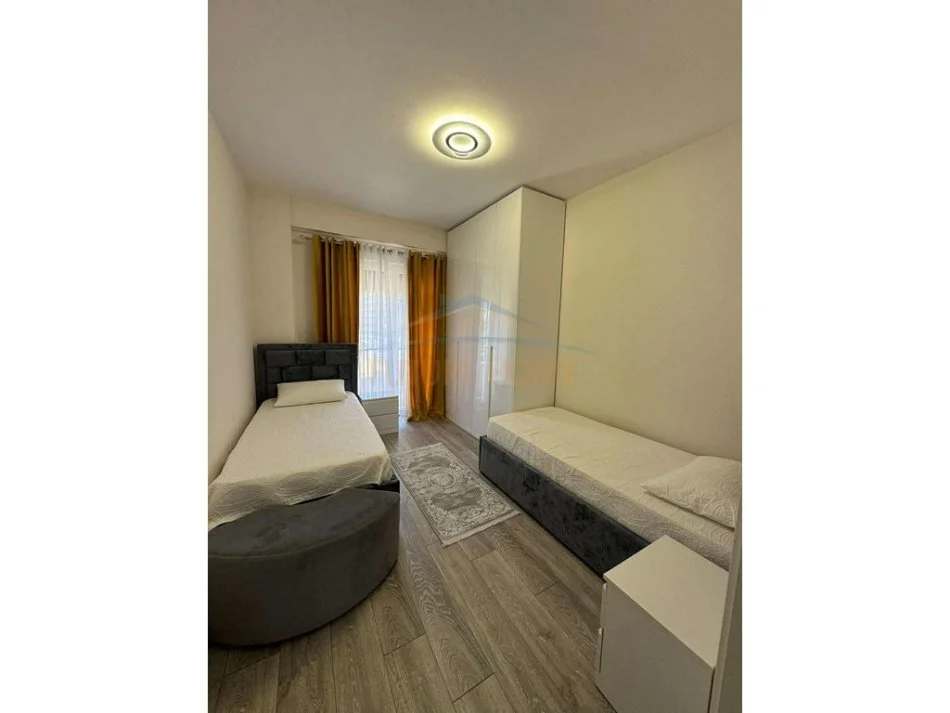 Tirane, jepet me qera apartament 2+1 Kati 2, 1.200 m² 800 € 