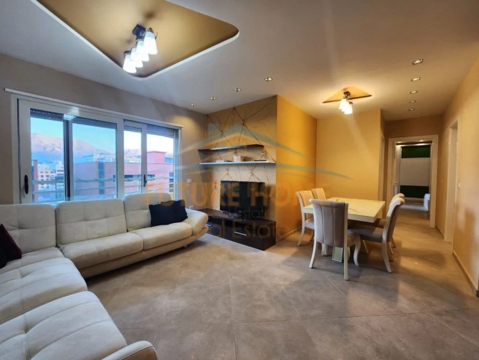 Tirane, jepet me qera apartament 2+1 Kati 8, 108 m² 750 € 