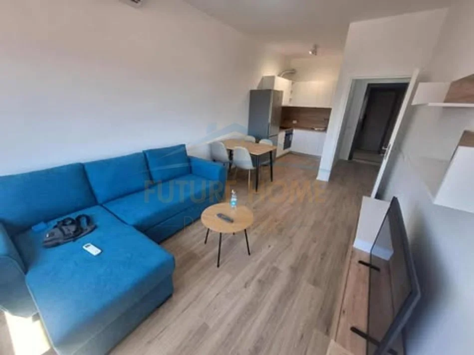 Tirane, jepet me qera apartament 1+1+Ballkon Kati 10, 59 m² 500 € (Rruga e Kavajes)