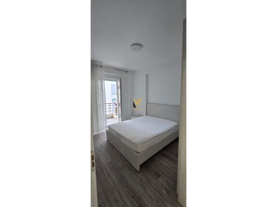 Tirane, jepet me qera apartament 2+1+Ballkon Kati 3, 85 m² 620 € (LIQENI I THATE)