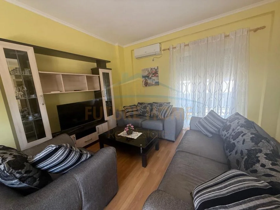 Tirane, jepet me qera apartament 2+1 Kati 5, 93 m² 400 € (Fresk)