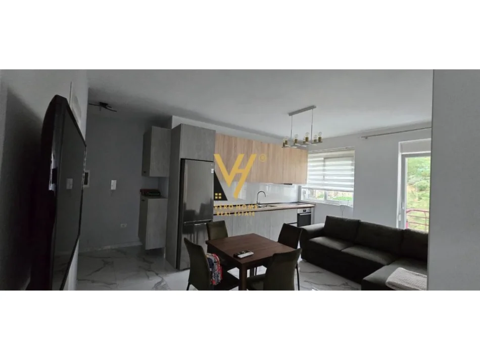 Tirane, jepet me qera apartament 2+1+Ballkon Kati 3, 85 m² 620 € (LIQENI I THATE)