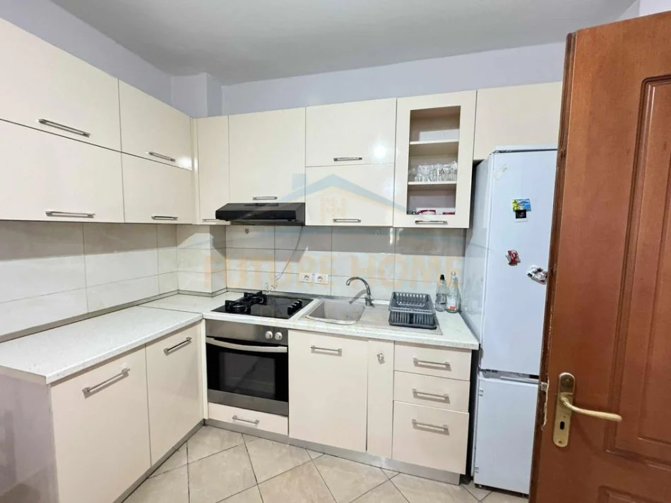 Tirane, jepet me qera apartament 1+1 Kati 1, 66 m² 350 € (selite)    UNA54996