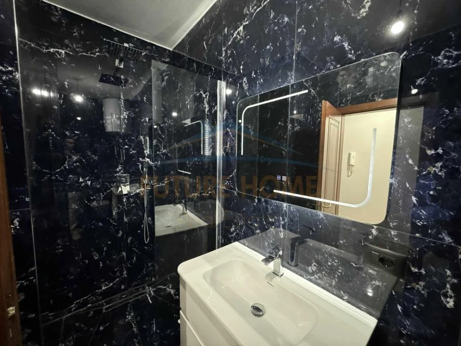 Tirane, jepet me qera apartament 1+1 Kati 1, 66 m² 350 € (selite)    UNA54996