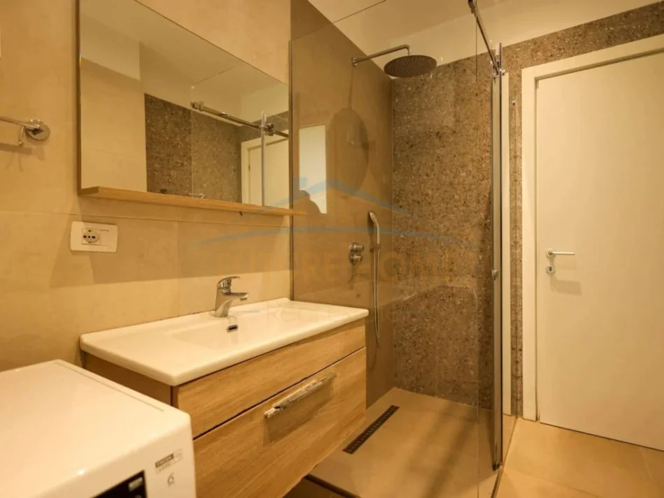 Gjiri Lalezit | Hamallaj, shitet apartament+verande | Penthouse 2+1 Kati 0, 98 m² 350.000 € 
