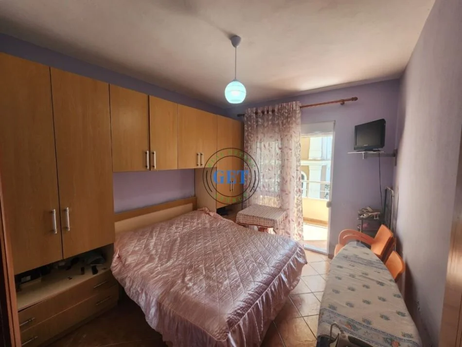 Durres, jepet me qera apartament 1+1+Ballkon Kati 1, 67 m² 300 € (Shkembi i Kavajes, Durres.)