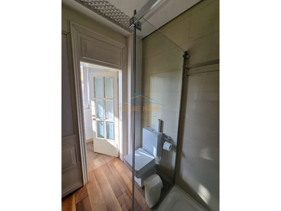 Tirane, jepet me qera apartament 1+1 Kati 1, 75 m² 800 € 