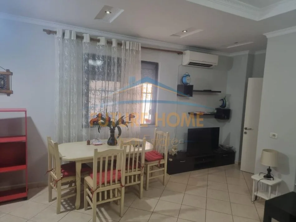 Tirane, jepet me qera apartament 1+1 Kati 1, 75 m² 350 € 