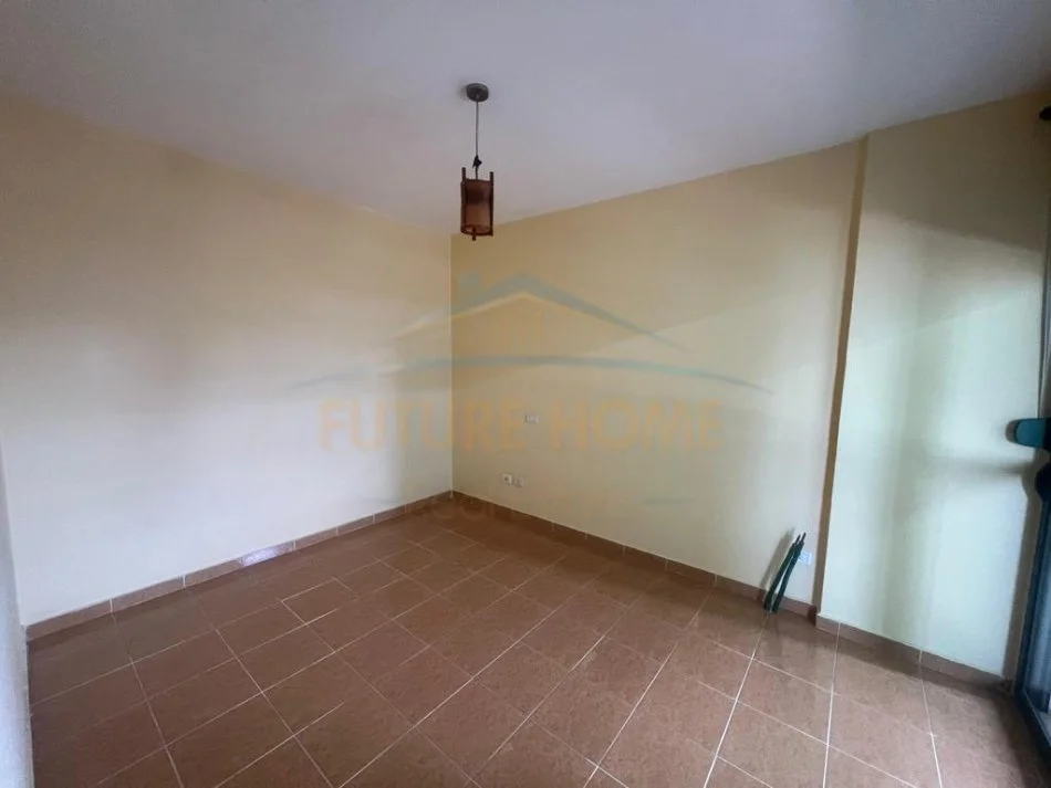 Tirane, jepet me qera apartament 3+1+Aneks+Ballkon Kati 6, 120 m² 650 € 