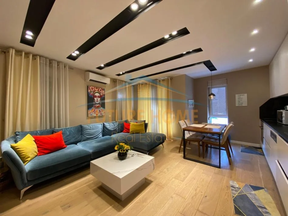 Tirane, jepet me qera apartament 2+1+Ballkon Kati 7, 91 m² 800 € (Kompleksi Magnet)