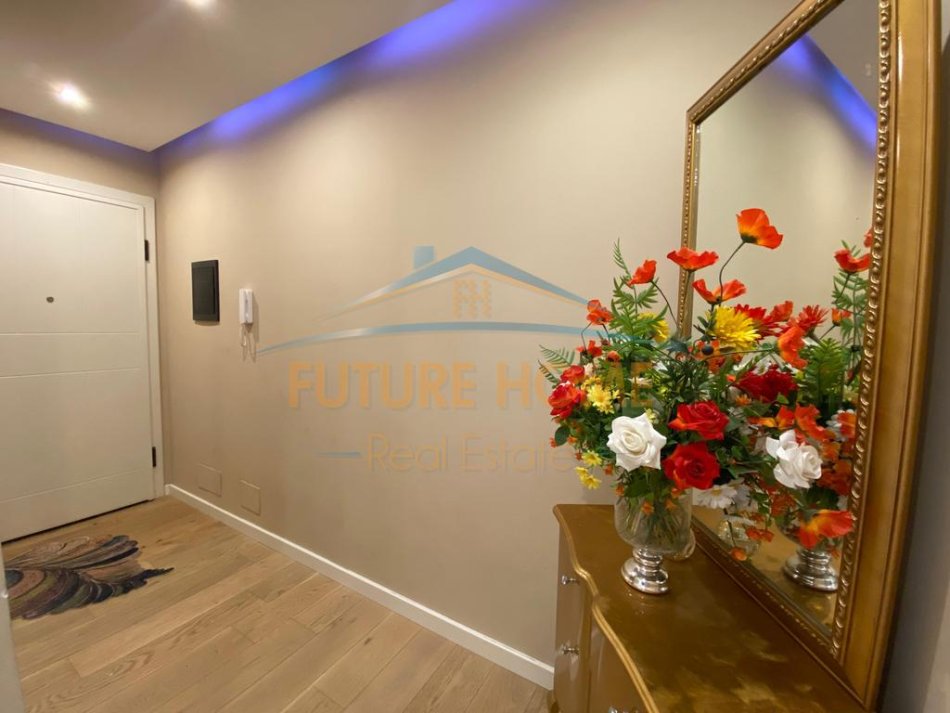 Tirane, jepet me qera apartament 2+1+post parkimi Kati 7, 91 m² 800 € (kompleksi magnet,rruga ndre mjeda)