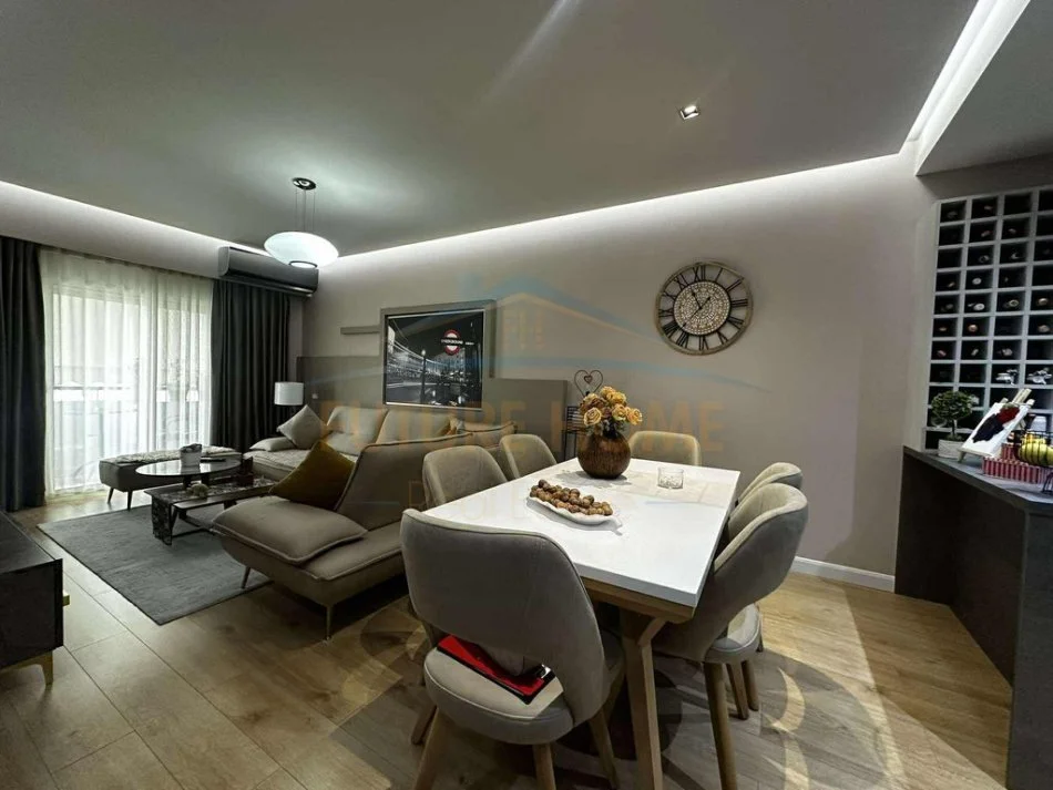 Tirane, shitet apartament 2+1 Kati 5, 105 m² 130.000 € (KASHAR)