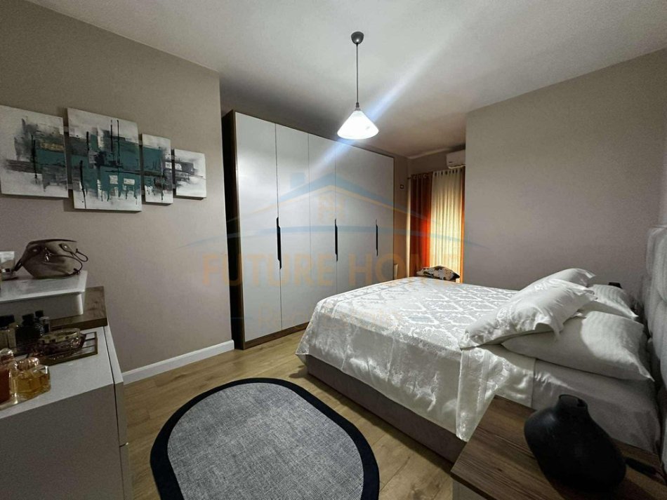 Tirane, shitet apartament 2+1+Ballkon Kati 5, 130.000 € (ARDENO)