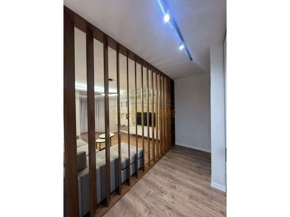 Tirane, shitet apartament 2+1 Kati 2, 120 m² (KODRA E DIELLIT)