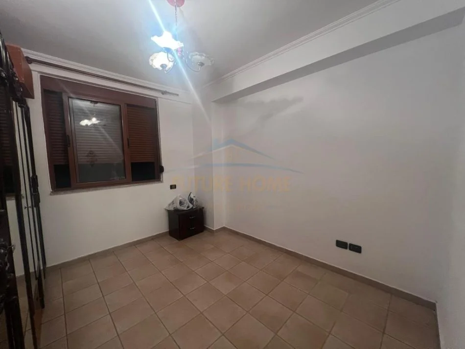 Tirane, shes 1+1+Aneks+Ballkon Kati 7, 64 m² 186.000 € (ISH EKSPOZITA)