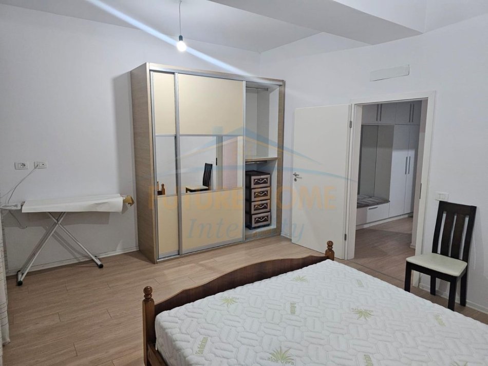 Qera, Apartament 2+1+Post Parkimi, Ali Demi, Tiranë. 500 €
