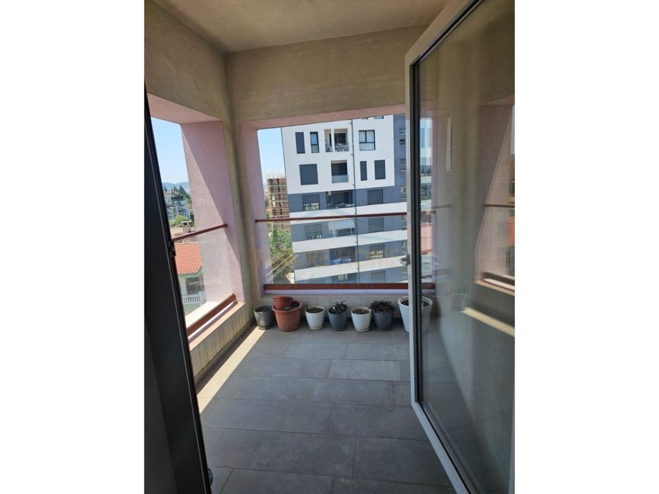 Qera, Apartament 2+1+Post Parkimi, Ali Demi, Tiranë. 500 €