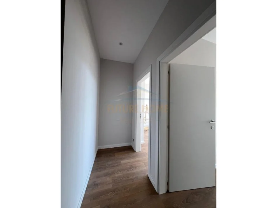Tirane, shitet apartament 1+1+Ballkon Kati 7, 61 m² 93.000 € (Rruga Yzberisht)