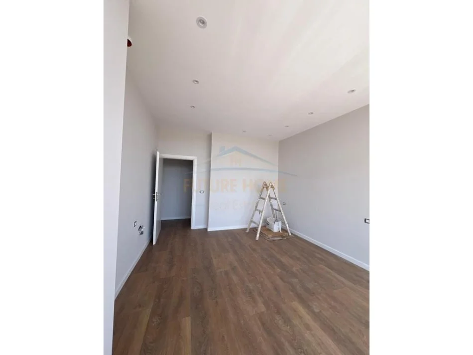 Tirane, shitet apartament 1+1+Ballkon Kati 7, 61 m² 93.000 € (Unaza e Re)