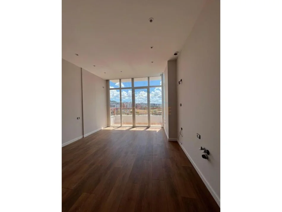 Tirane, shitet apartament 1+1+Ballkon Kati 7, 61 m² 93.000 € (Unaza e Re)