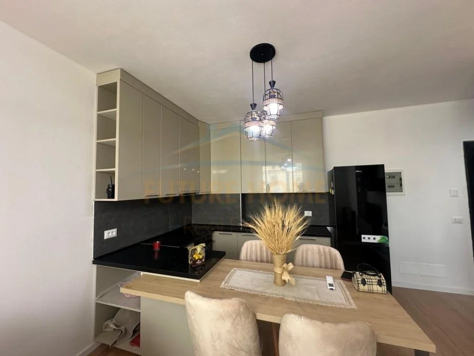 Tirane, jepet me qera apartament 1+1+Ballkon Kati 3, 60 m² 530 € (Bulevardi i Ri)