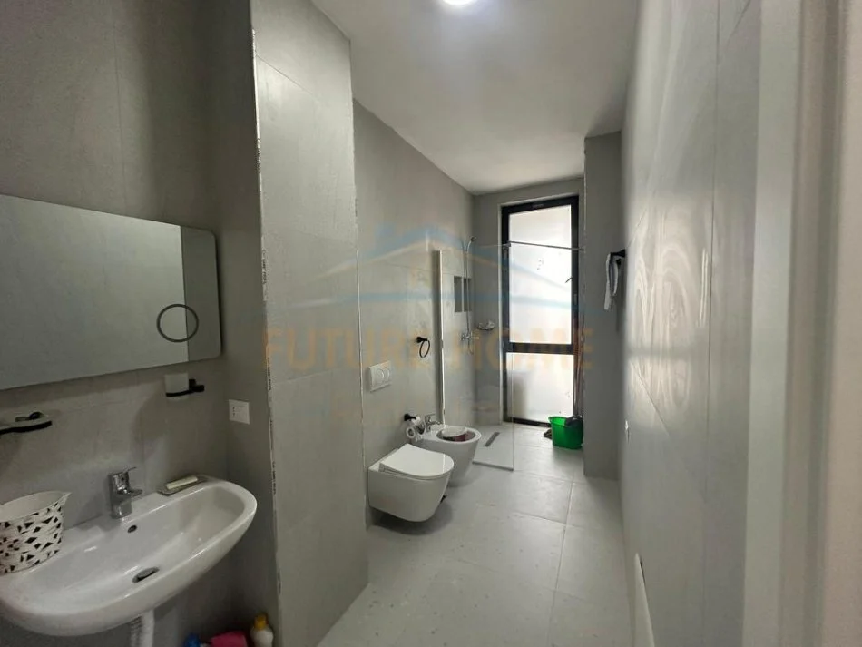 Tirane, jepet me qera apartament 1+1+Ballkon Kati 3, 60 m² 530 € (Bulevardi i Ri)