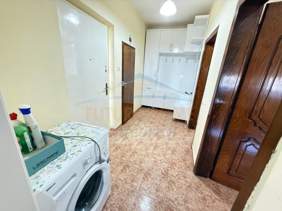 Tirane, shitet apartament 1+1+Ballkon Kati 5, 53 m² 85.000 € (Rruga Myslym Keta, Kinostudio)