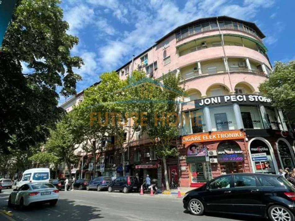 Tirane, shitet apartament duplex 2+1+Aneks+Ballkon Kati 14, 250 m² 650.000 € (SHALLVARET DUPELX PER SHITJE LUXERY)