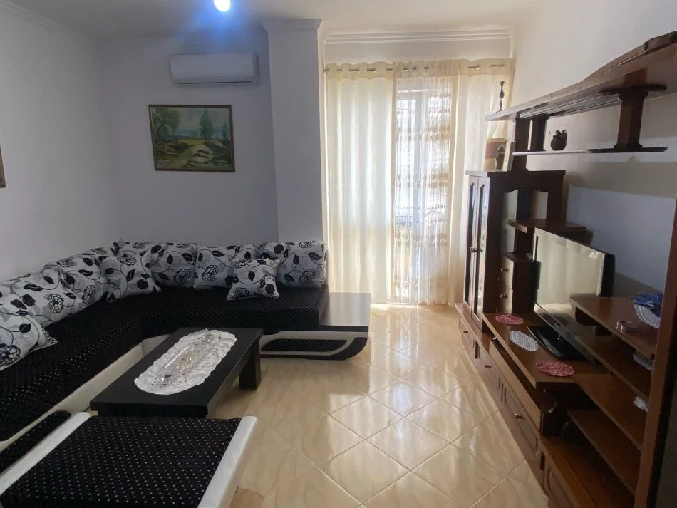 Tirane, Jepet me Qira apartament 1+1 Kati 2, 70 m² 400 € (Fresk), OPP50791