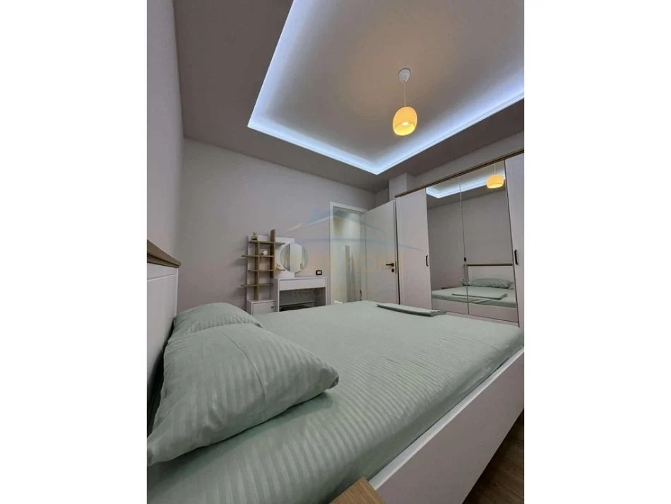 Tirane, jepet me qera apartament 2+1 Kati 11, 90 m² 850 € (Rruga e Kavajes, Tiranë)