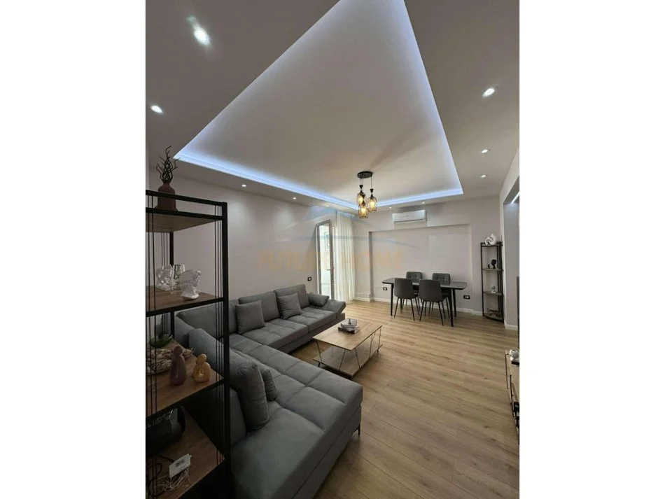 Tirane, jepet me qera apartament 2+1+Ballkon Kati 11, 90 m² 850 € (RRUGA KAVAJES)   UNA55152   UNA55152