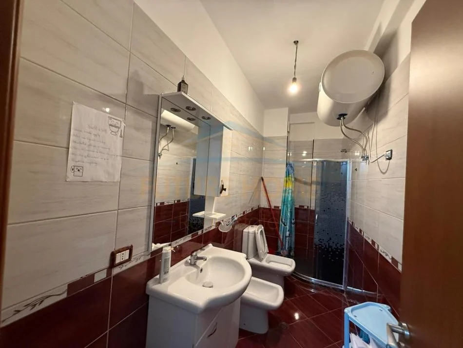 Tirane, jepet me qera apartament 2+1 Kati 4, 98 m² 35.000 € 