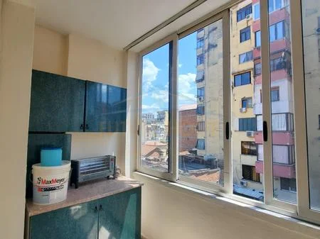 Tirane, jepet me qera apartament 2+1 Kati 4, 101 m² 650 € 