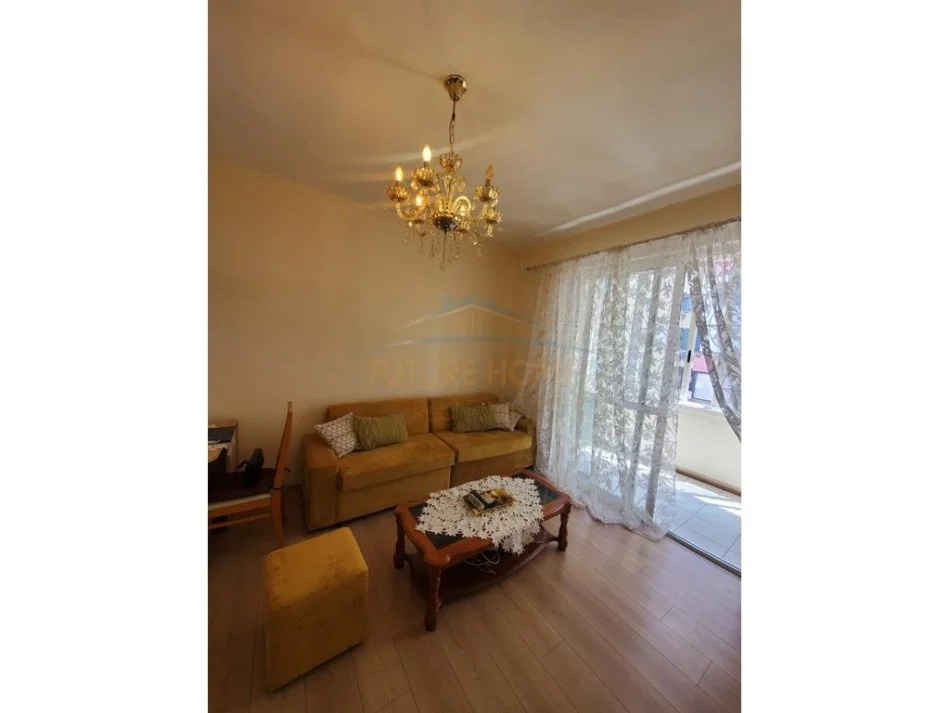 Tirane, jepet me qera apartament 2+1 Kati 4, 90 m² 600 € 