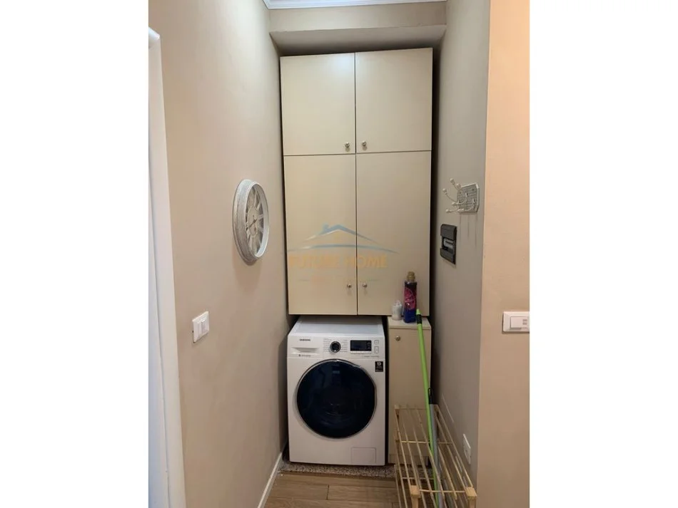 Tirane, jepet me qera apartament 1+1 Kati 3, 51 m² 550 € (Rrugen Mine Peza perballe Komisariatit nr 3)
