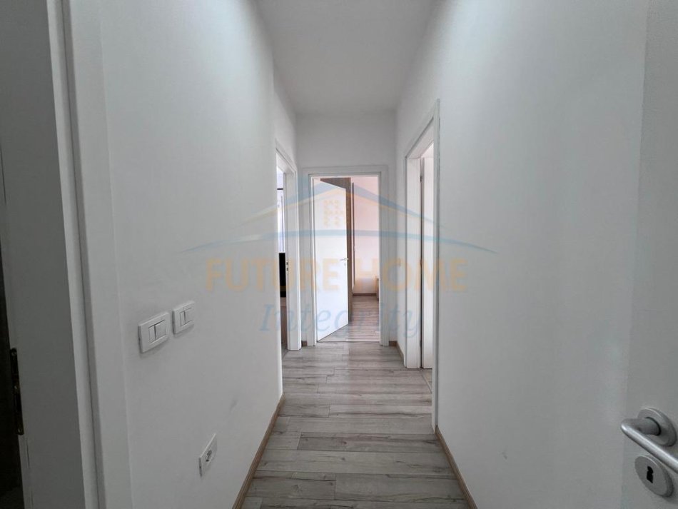 Tirane, shitet apartament 3+1+Ballkon Kati 6, 131 m²   (Ali Demi, ish markata)