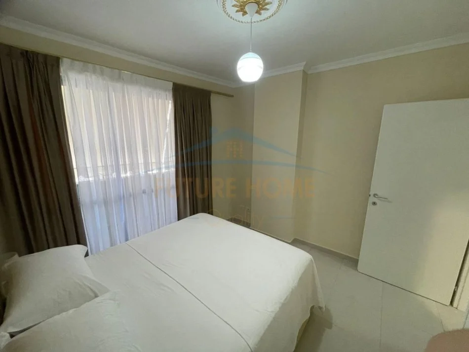 Durres, jepet me qera apartament 2+1+Aneks+Ballkon Kati 4, 125 m² 600 € (Plazh)