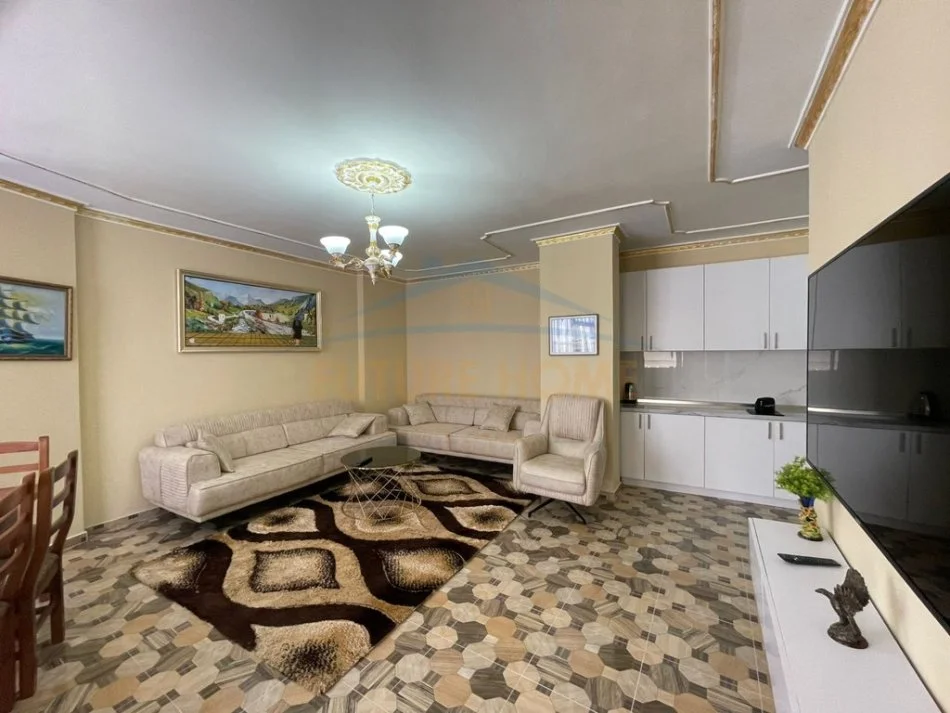 Durres, jepet me qera apartament 2+1+Aneks+Ballkon Kati 4, 124 m² 600 € (Plazh)